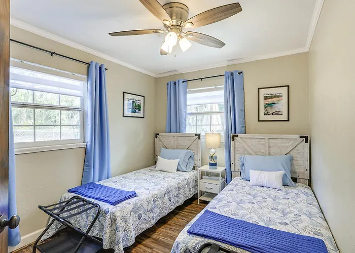 Pet-Friendly Florida Escape W/ Patio & Fire Pit!