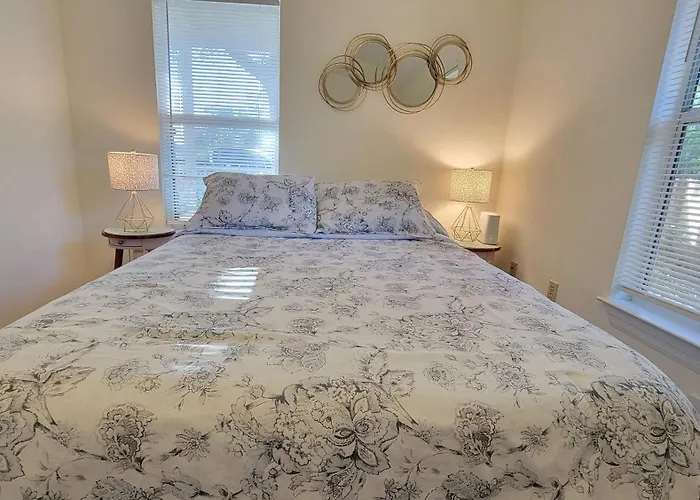 Stylish House Near Uf, Va, & Downtown Gainesville