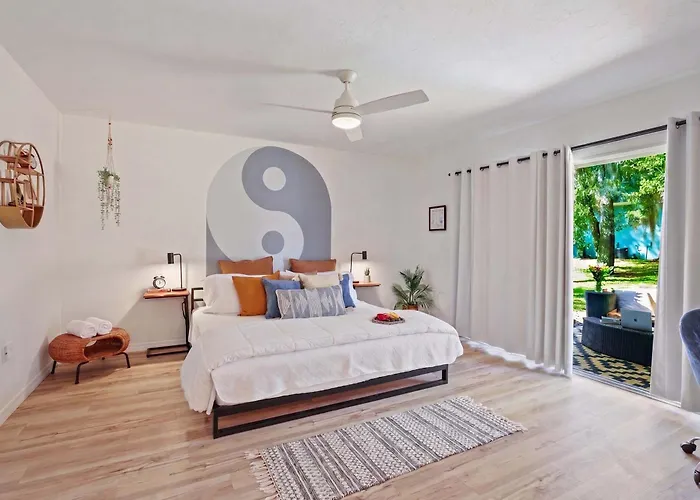 The Yinyang - King Bed , Workspace , Full Kitchen